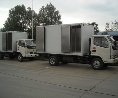 15噸冷凍食品運(yùn)輸車 高效冷鏈運(yùn)輸?shù)膶I(yè)選擇